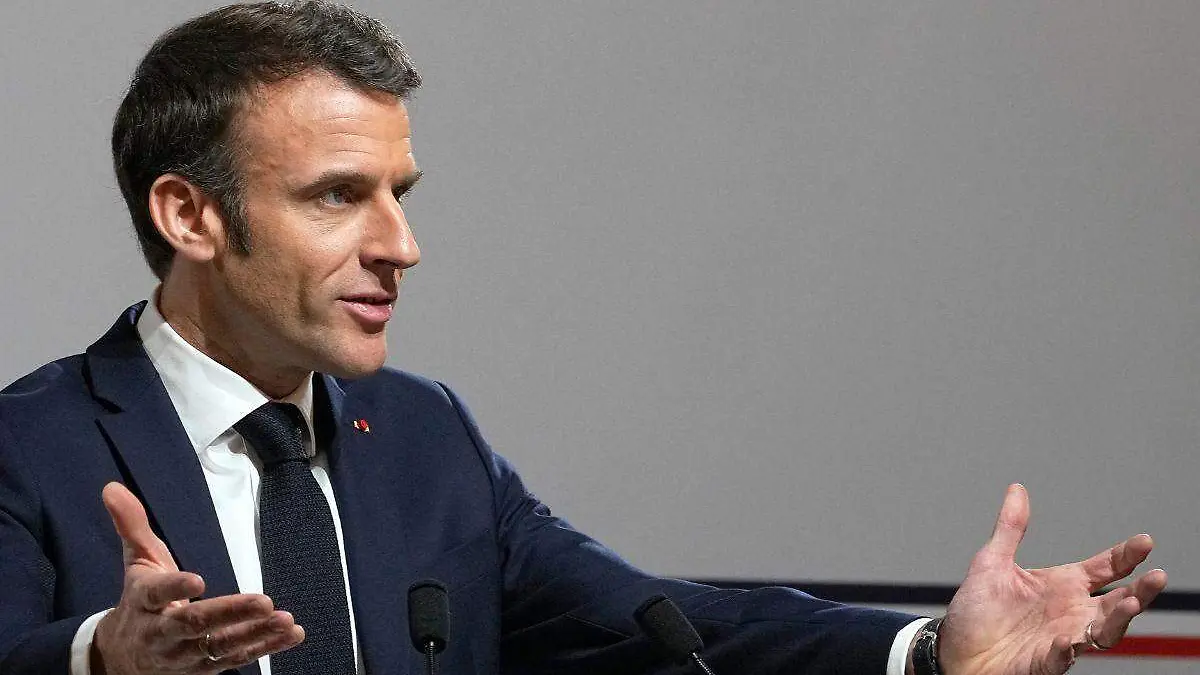 Macron libra las mociones de censura tras aprobar su reforma de pensiones